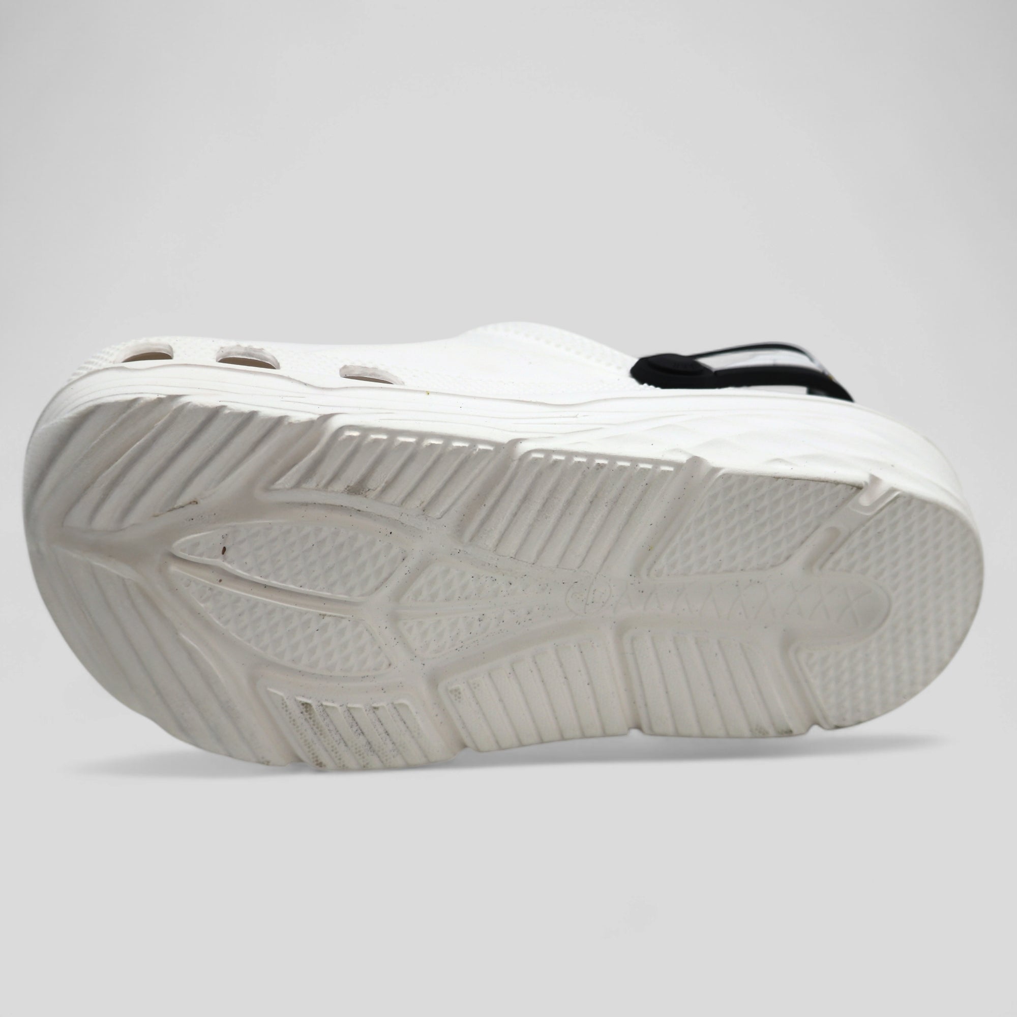 SVAAR x Friends Men’s Stylish Clogs with Friends Charms and Back Strap-White